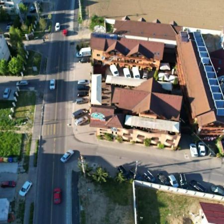 Complex Turistic Max International Hotel Rîşnov Buitenkant foto