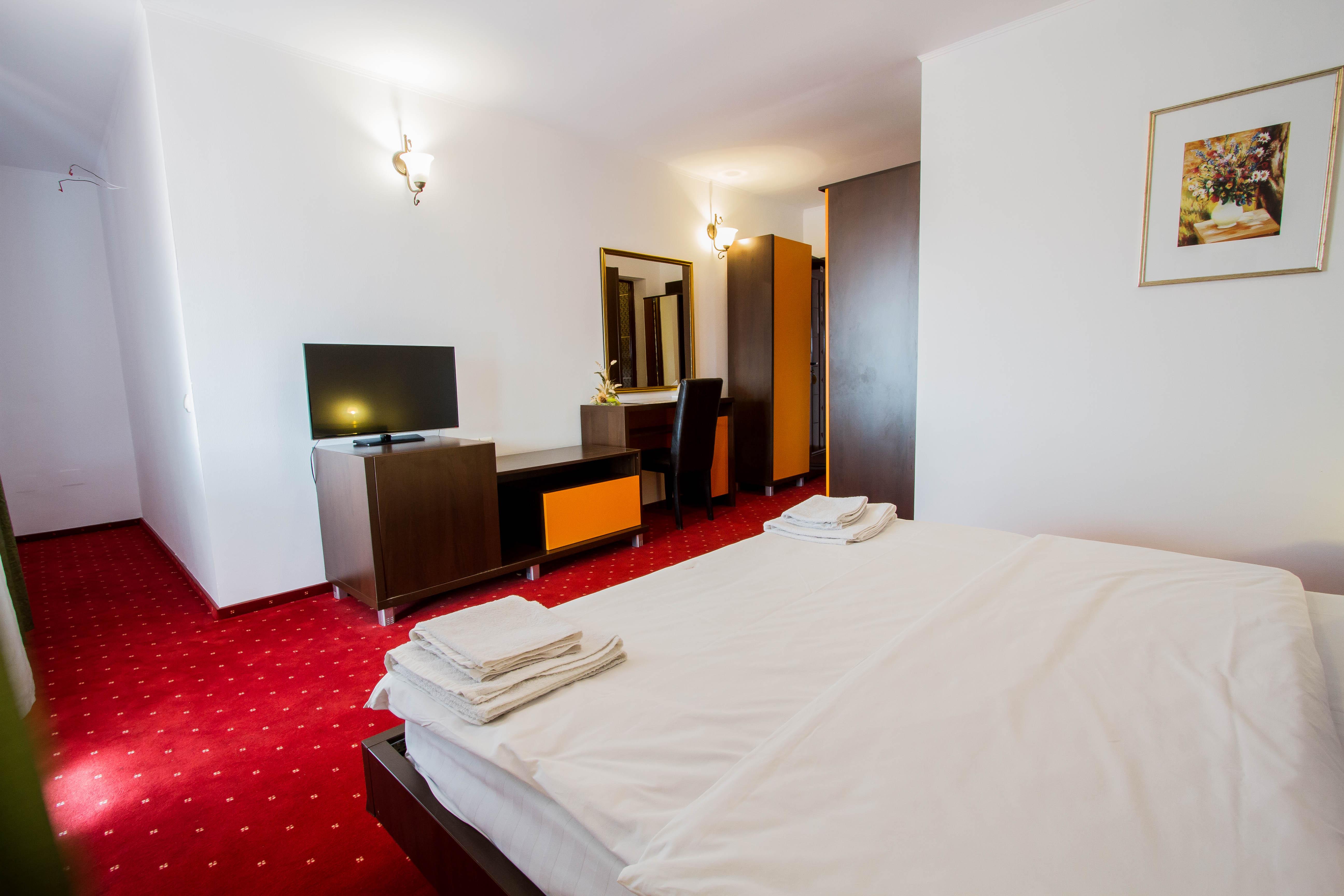Complex Turistic Max International Hotel Rîşnov Buitenkant foto