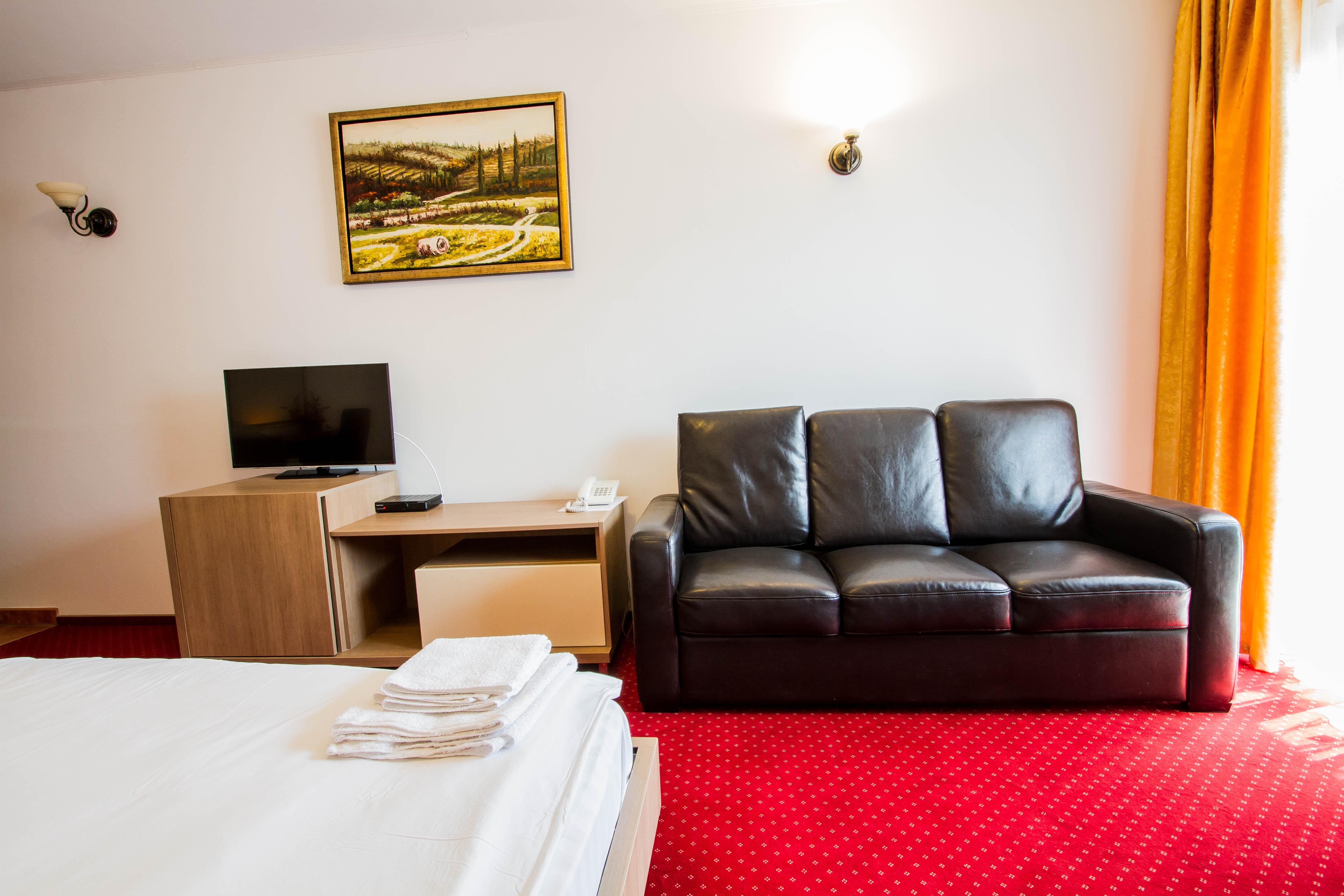 Complex Turistic Max International Hotel Rîşnov Buitenkant foto