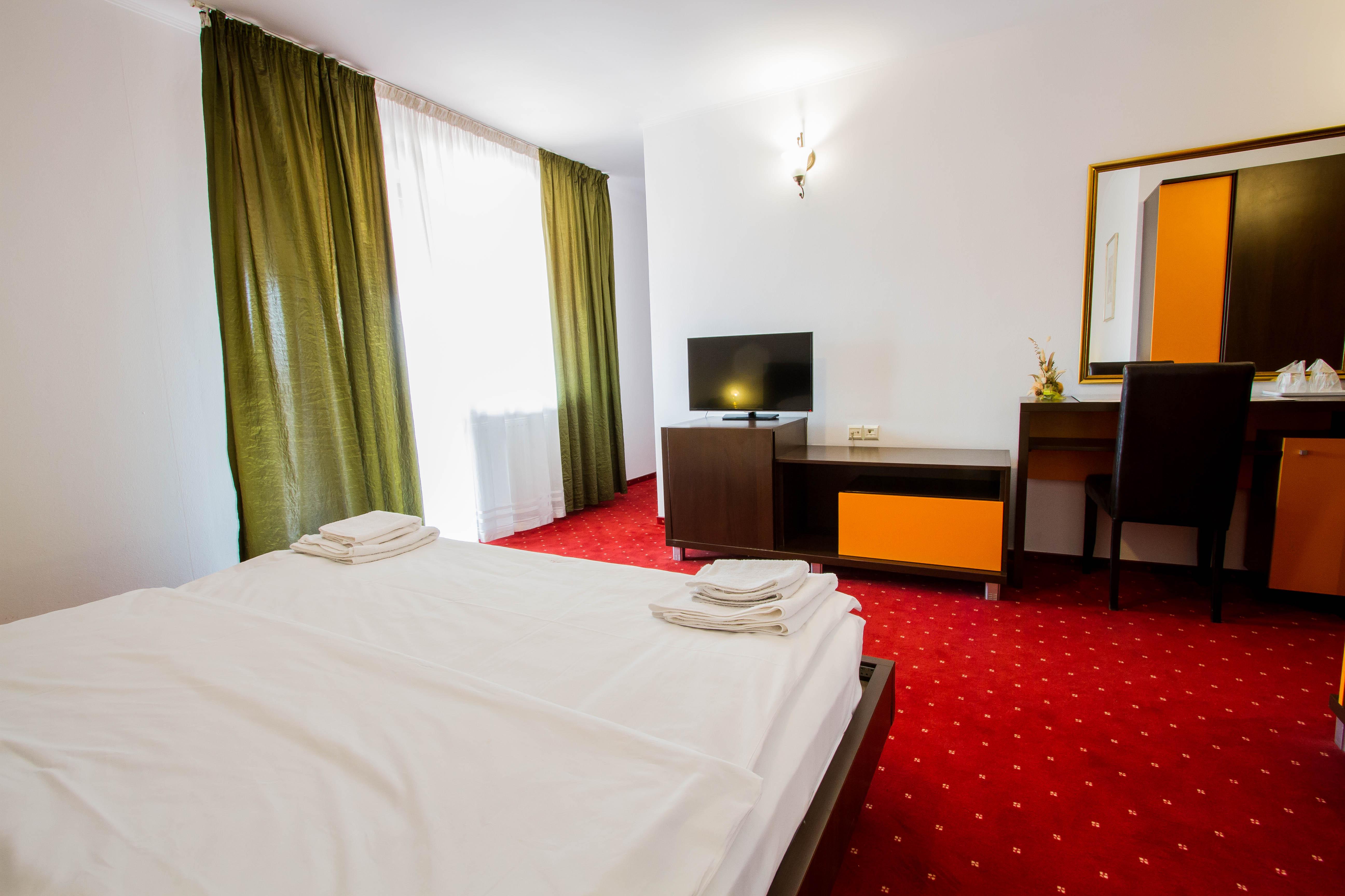 Complex Turistic Max International Hotel Rîşnov Buitenkant foto