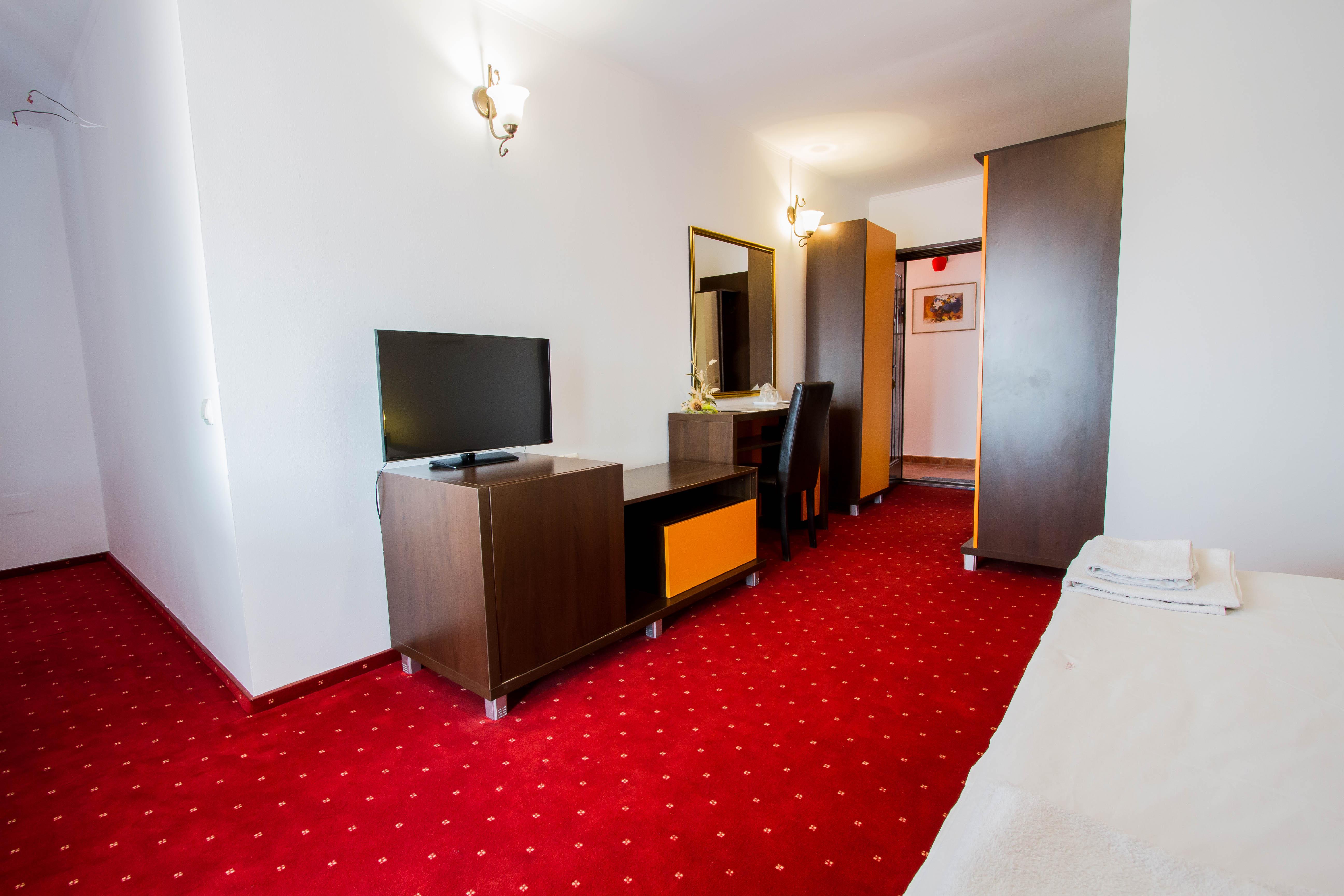 Complex Turistic Max International Hotel Rîşnov Buitenkant foto