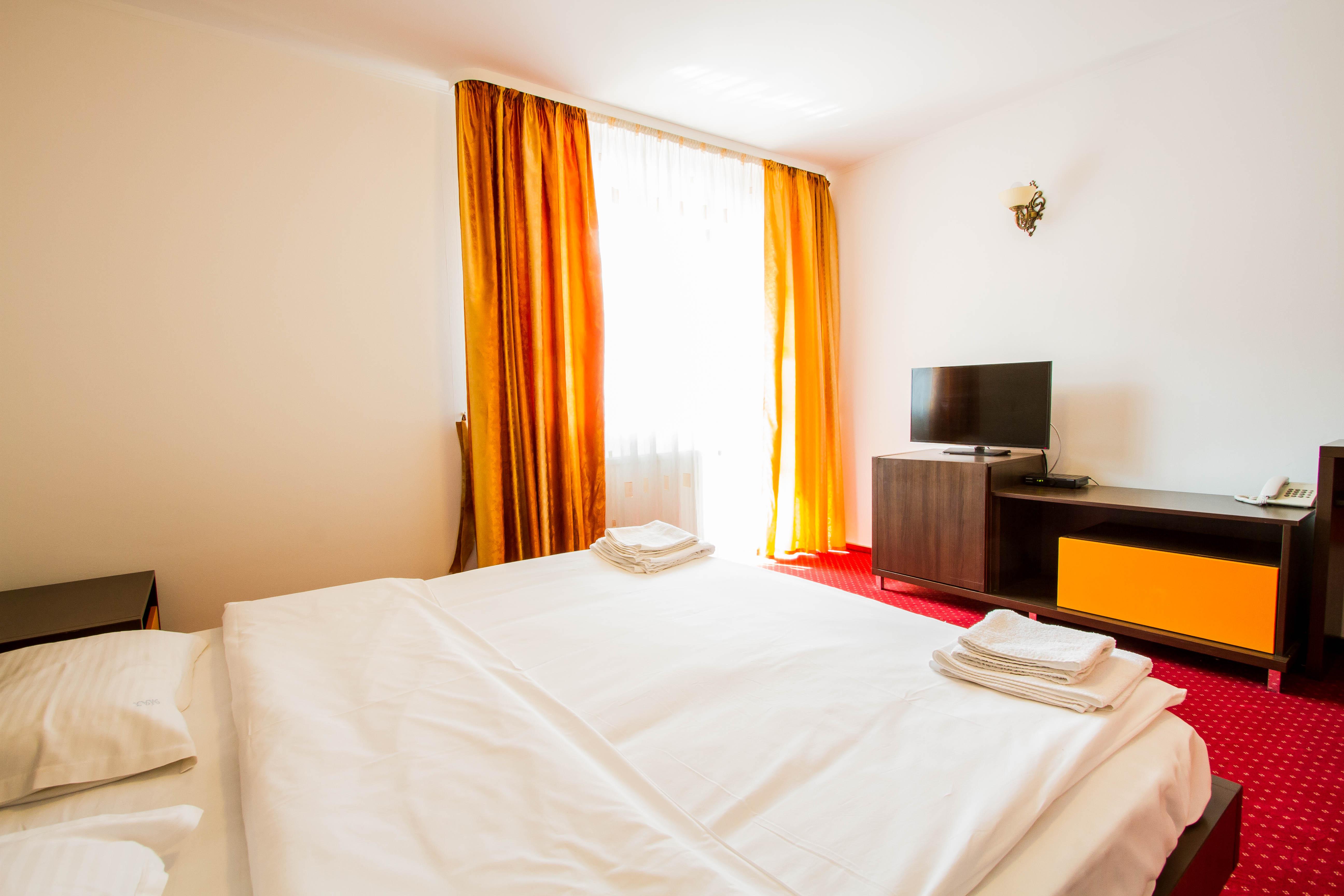 Complex Turistic Max International Hotel Rîşnov Buitenkant foto