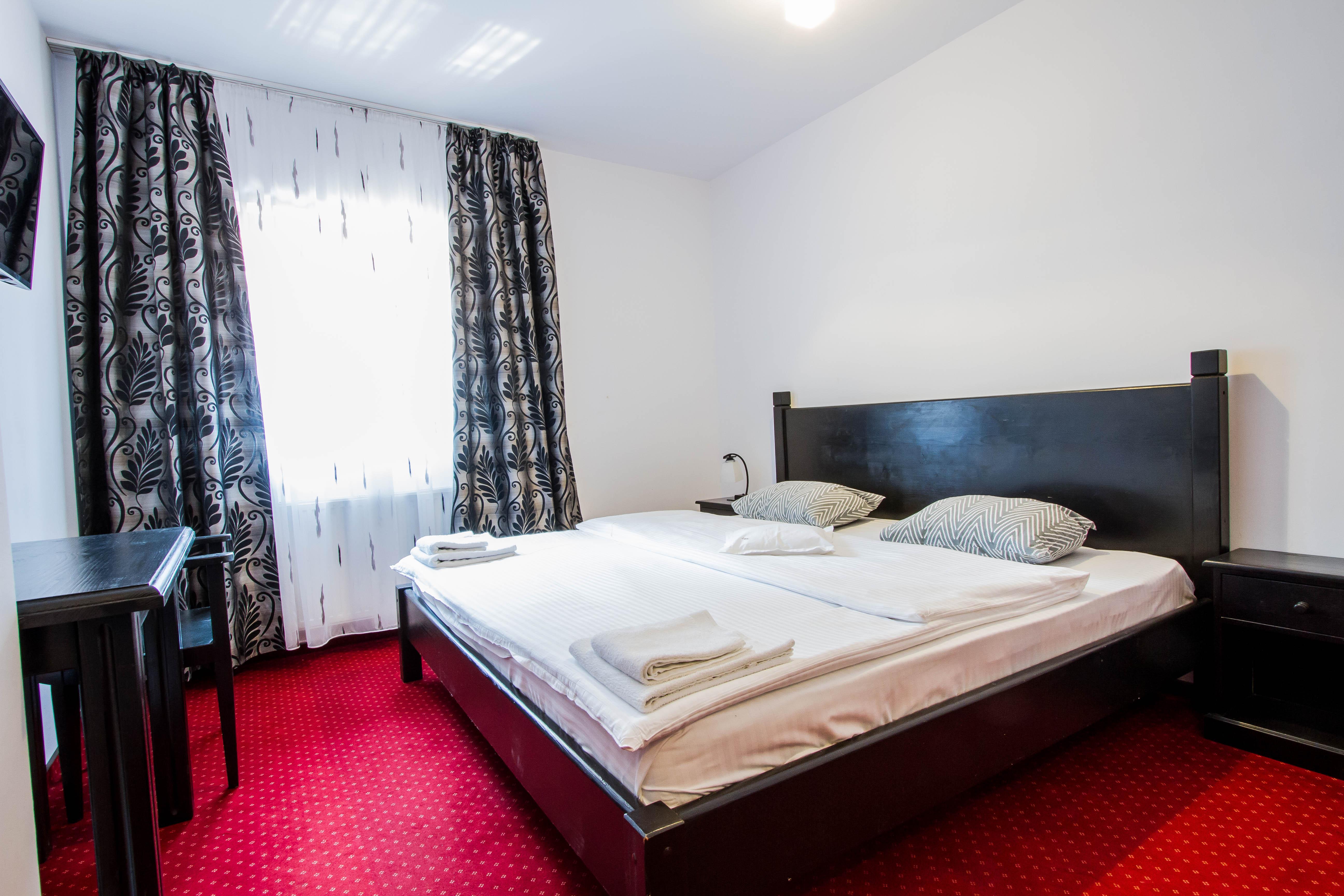 Complex Turistic Max International Hotel Rîşnov Buitenkant foto