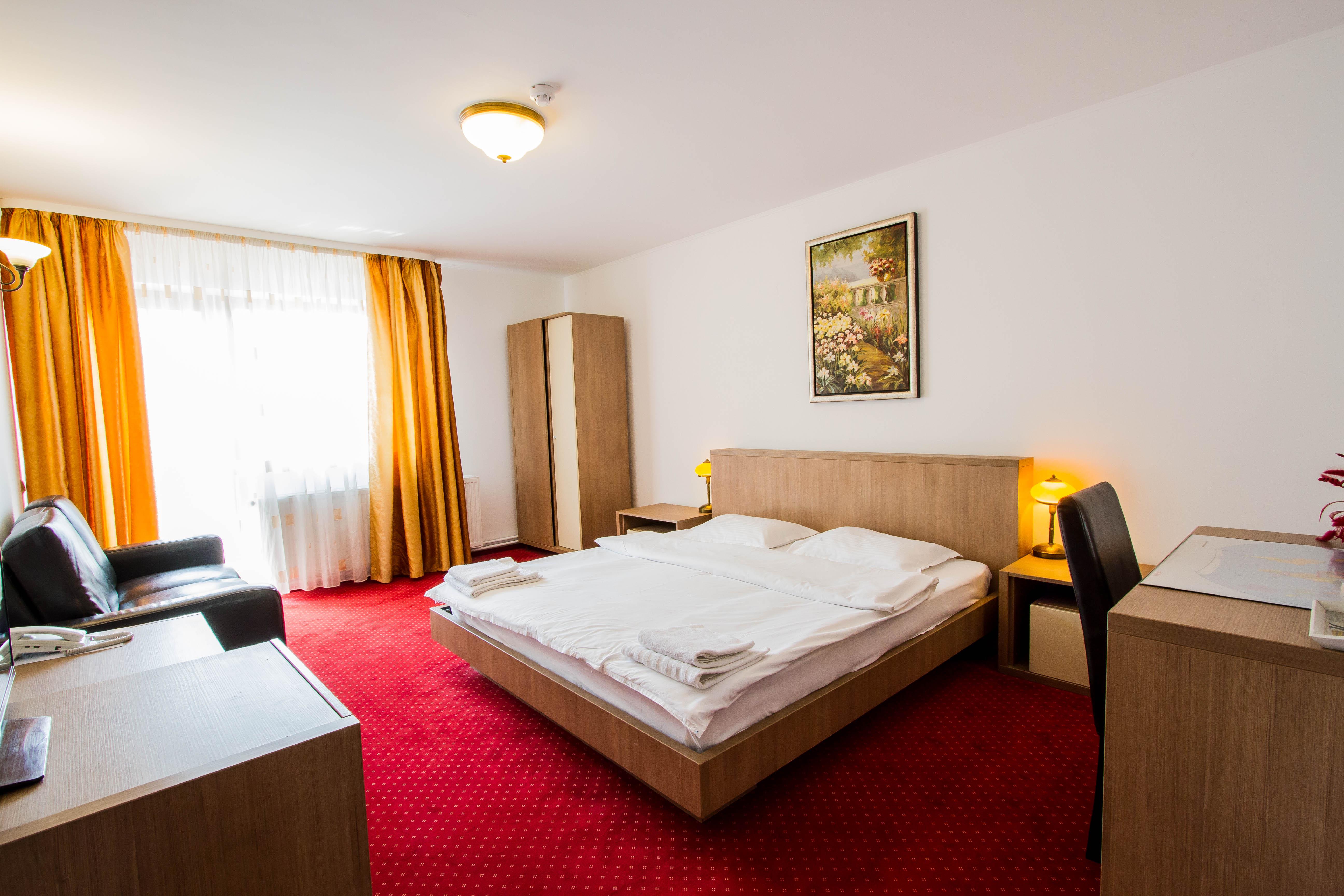 Complex Turistic Max International Hotel Rîşnov Buitenkant foto