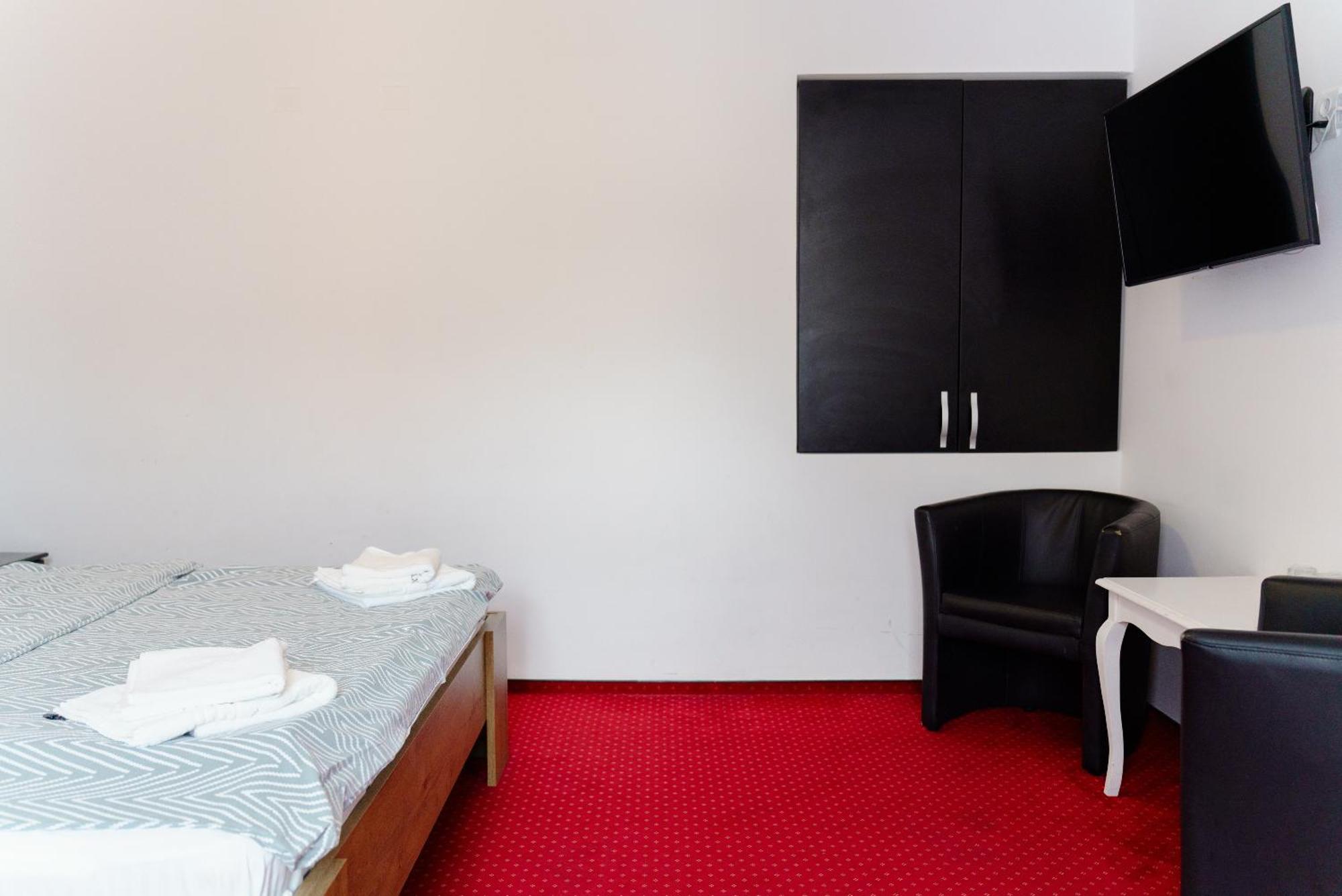 Complex Turistic Max International Hotel Rîşnov Buitenkant foto