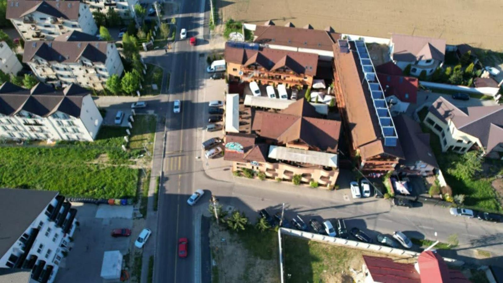 Complex Turistic Max International Hotel Rîşnov Buitenkant foto