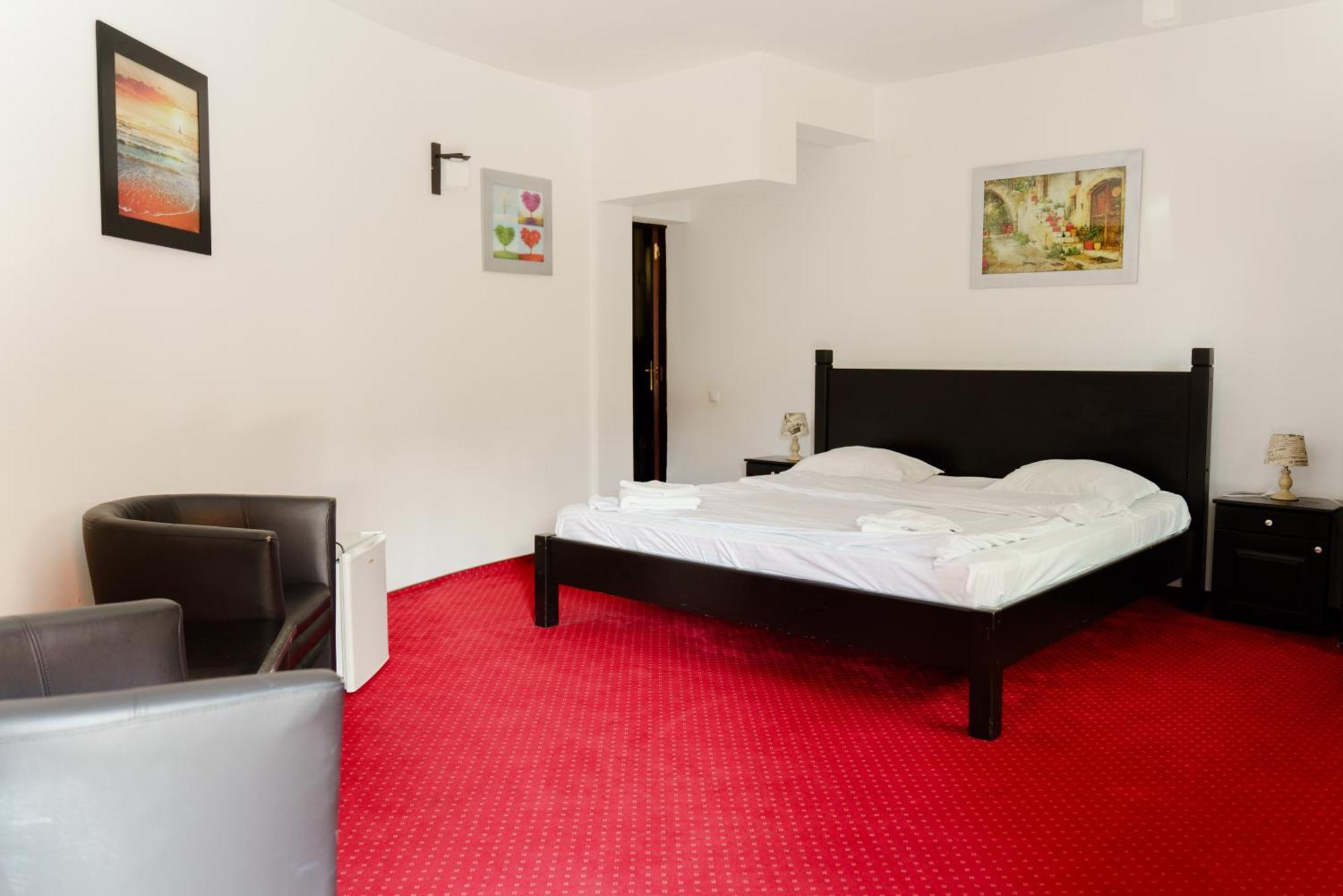 Complex Turistic Max International Hotel Rîşnov Buitenkant foto